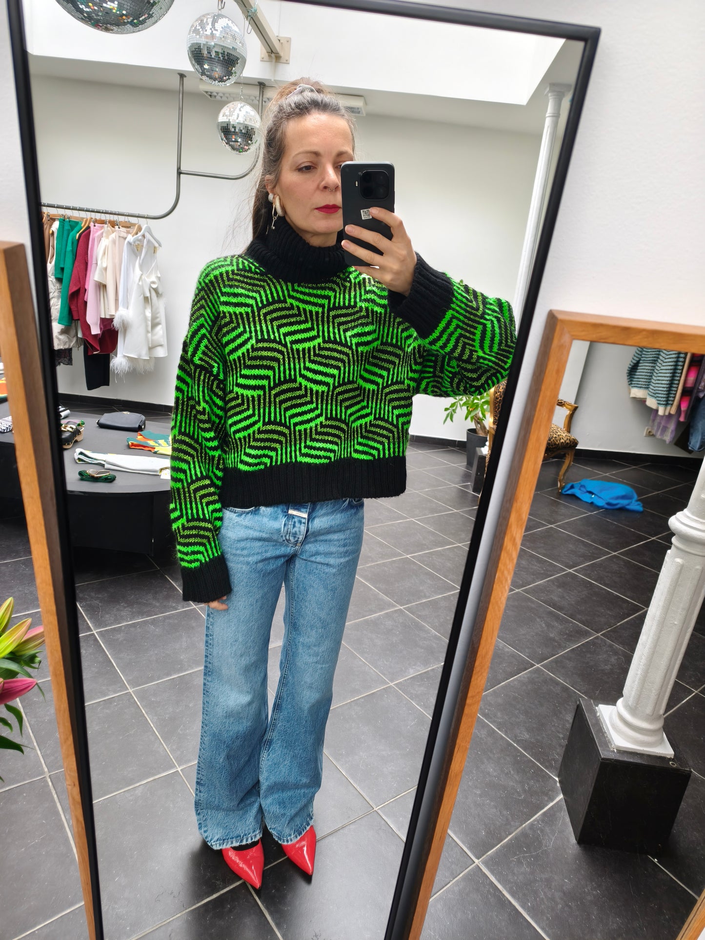 Essentiel trui zwart/groen