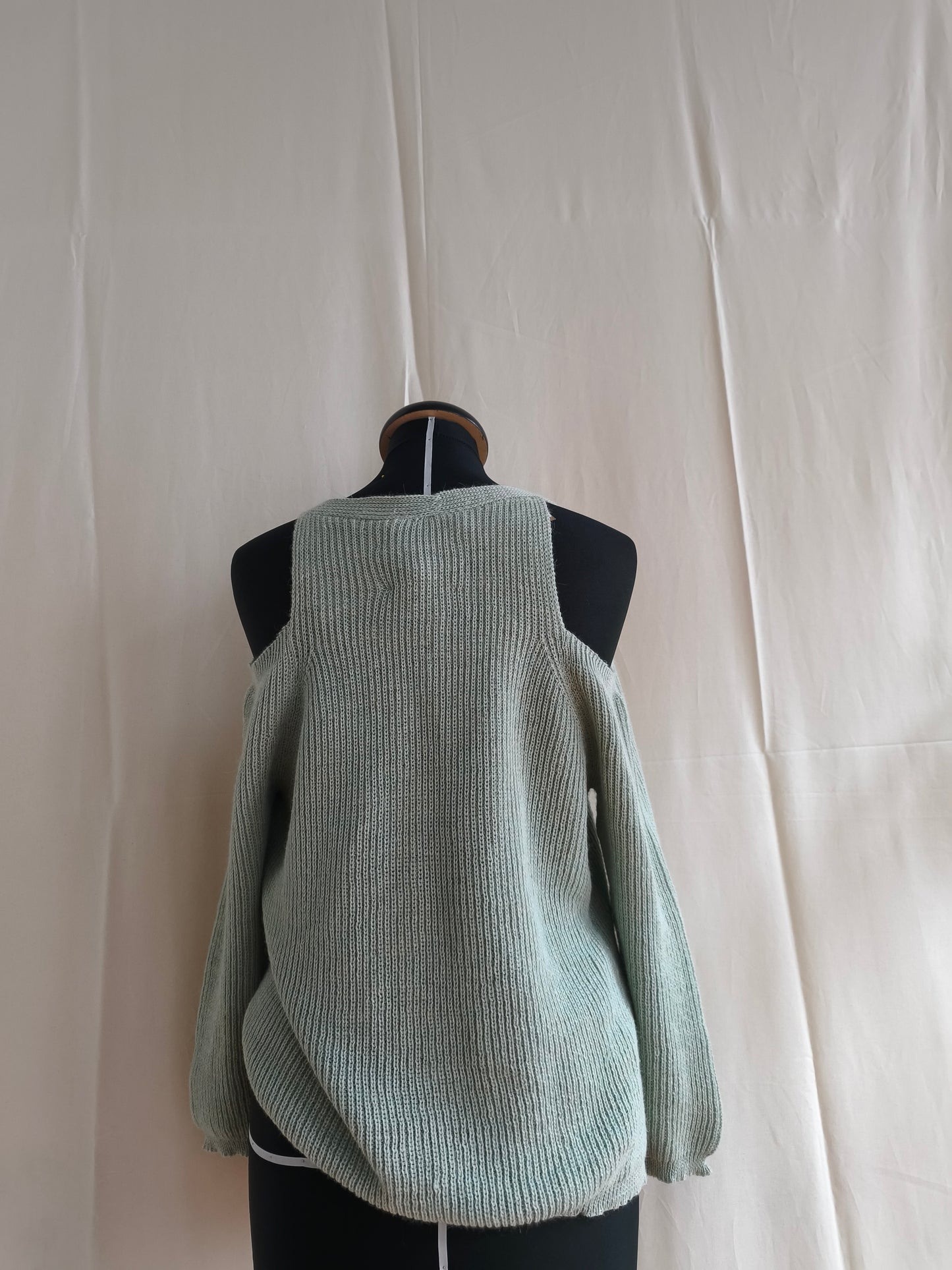 LN knits lacy Laura off-the-shoulder trui