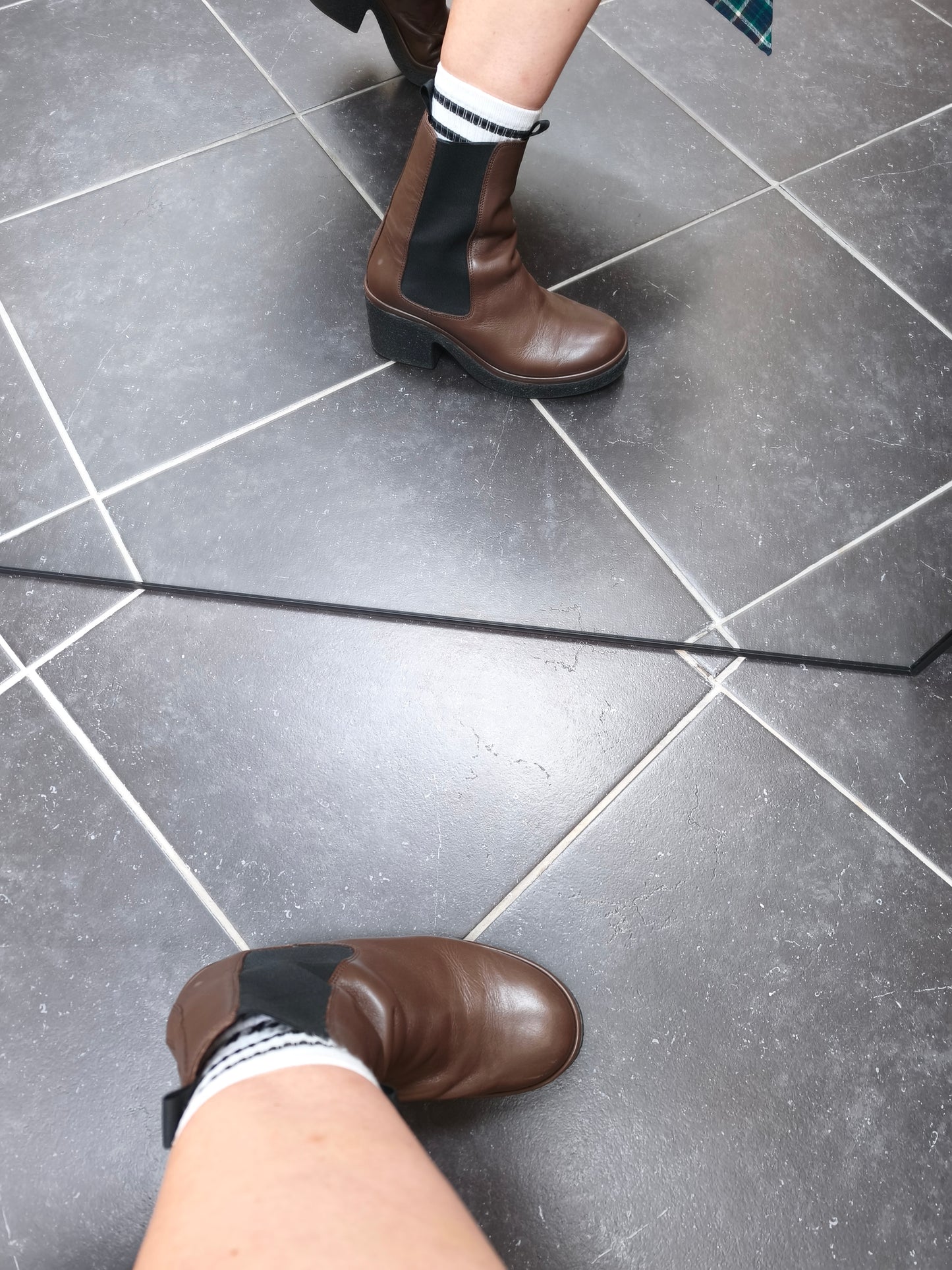 Anonymous boots