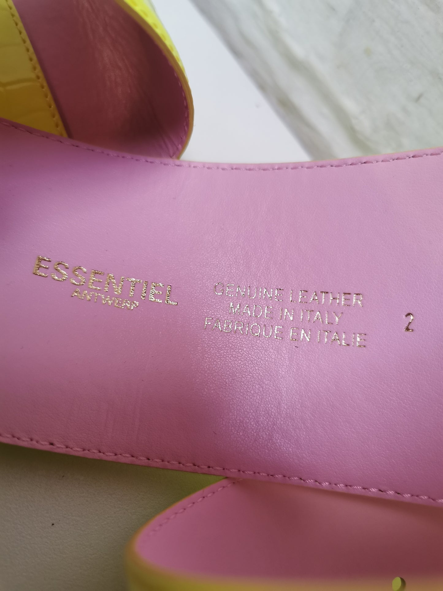 Essentiel riem fluogeel
