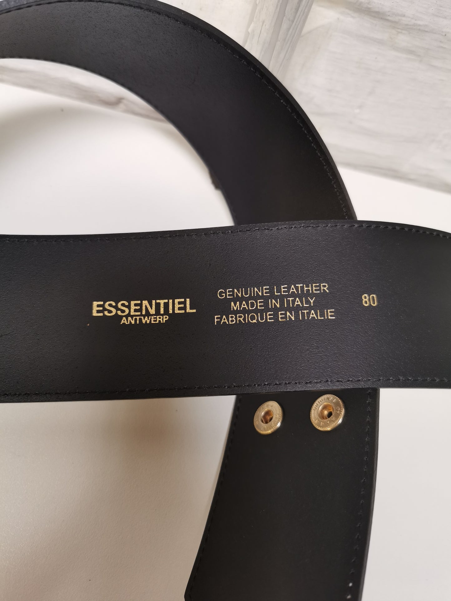 Essentiel riem wit