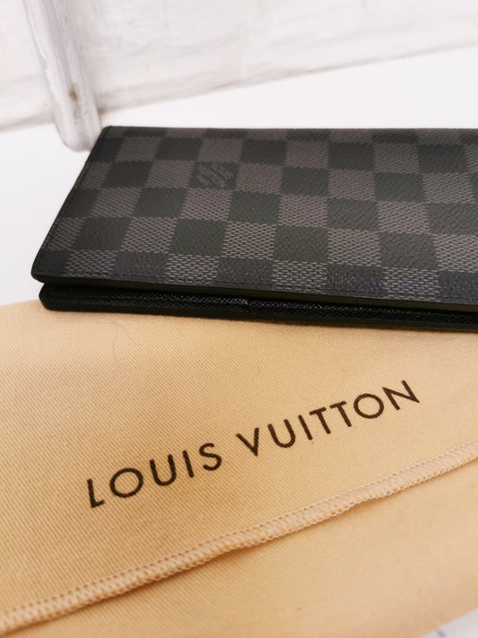 Louis Vuitton Brazza wallet