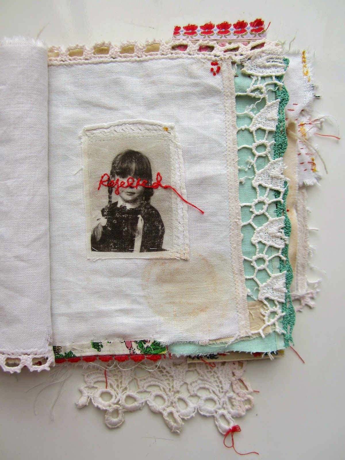 05/11 Workshop Troostboekjes met textiel door Vicky van The Untold