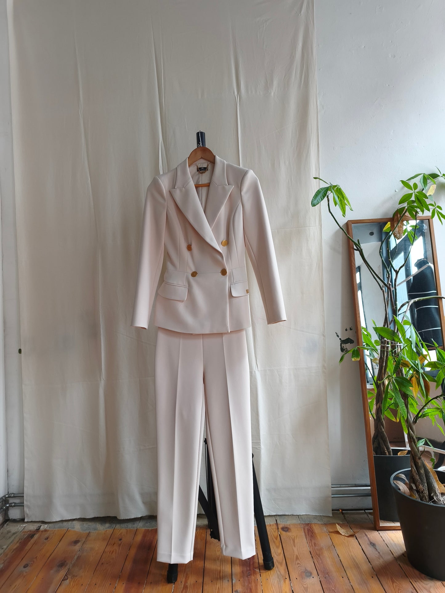 Elisabetta Franchi ecru kostuum