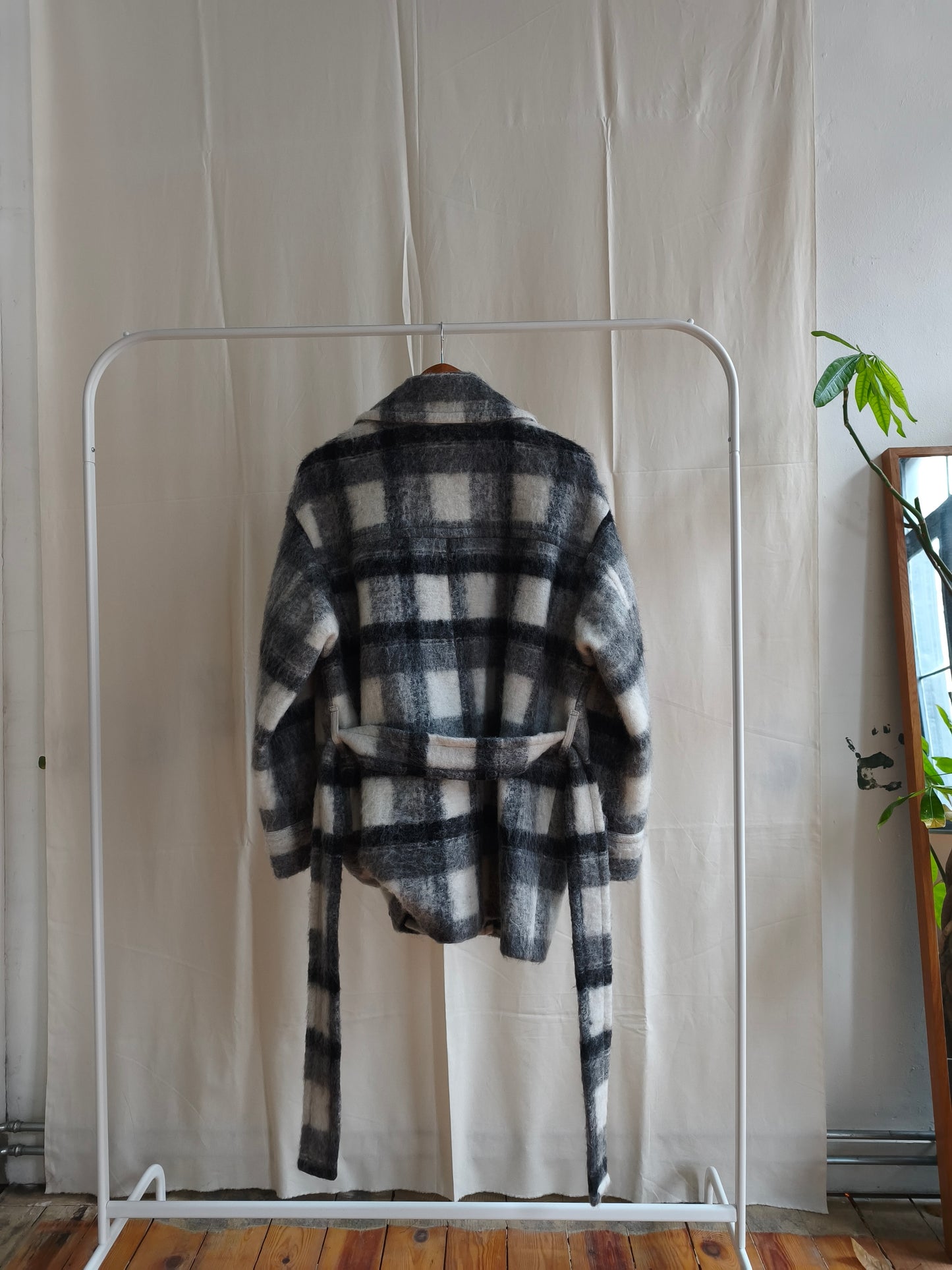 Zwart/witte geruite Iro Mantel