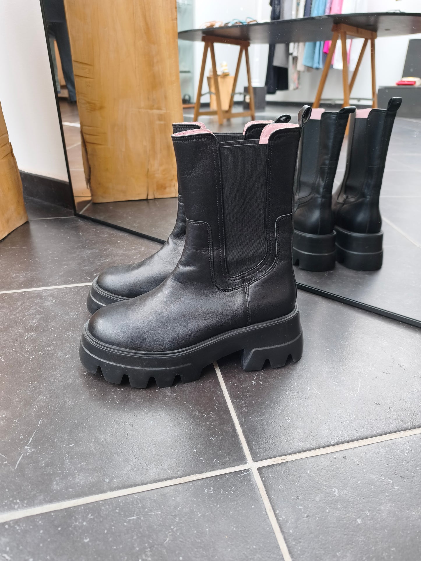 Essentiel boots