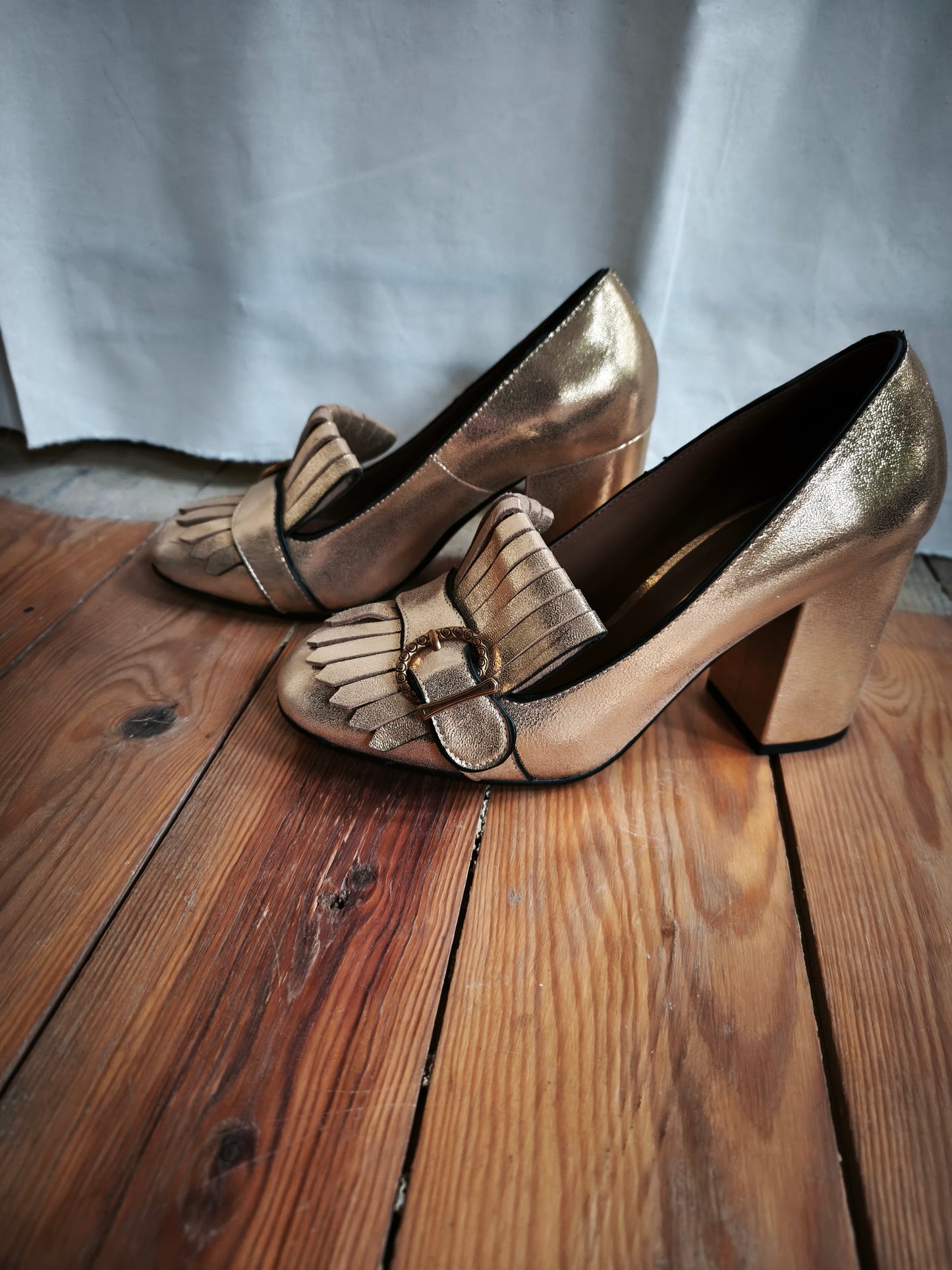Lola Cruz pumps