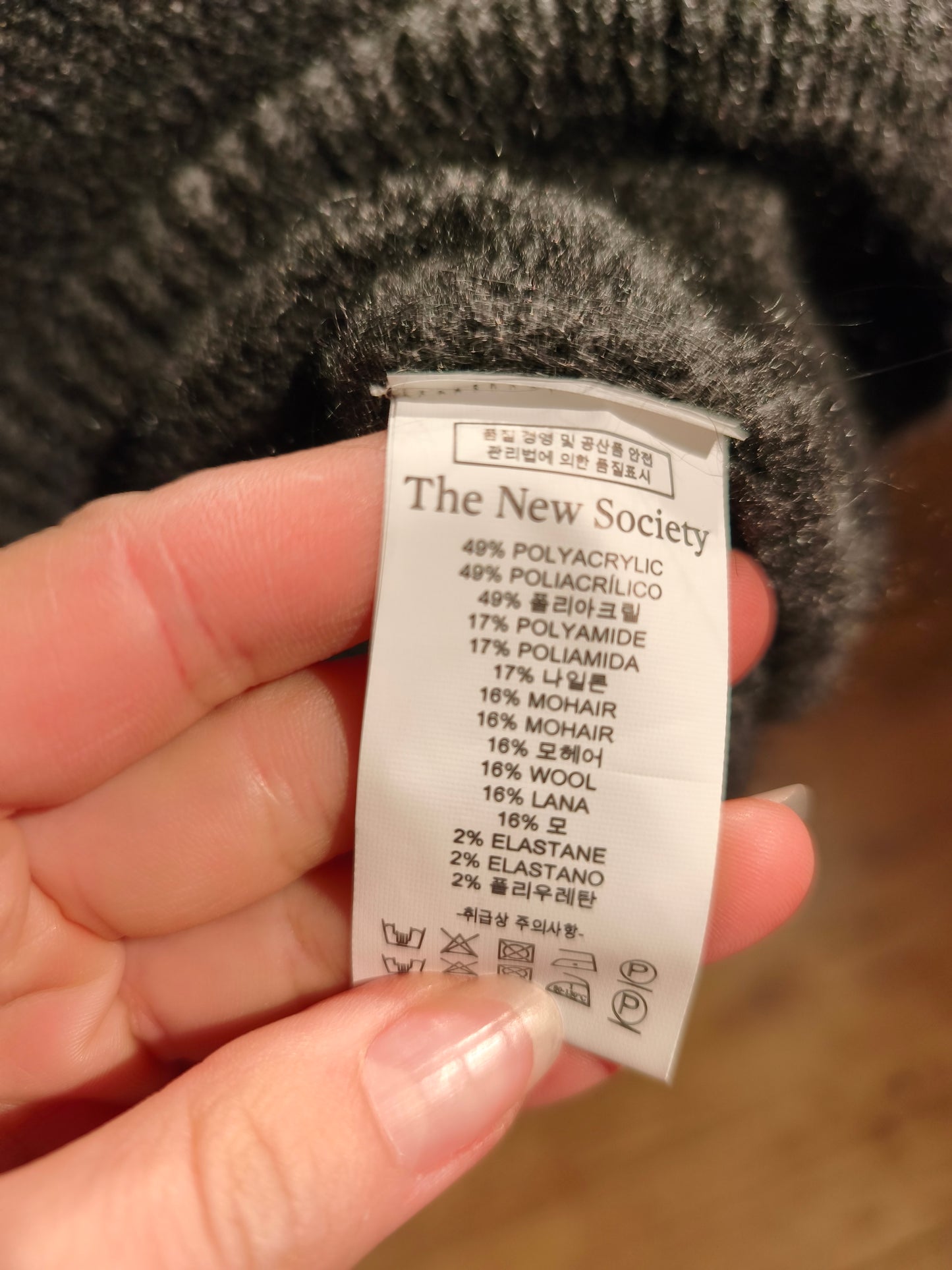 The New Society trui