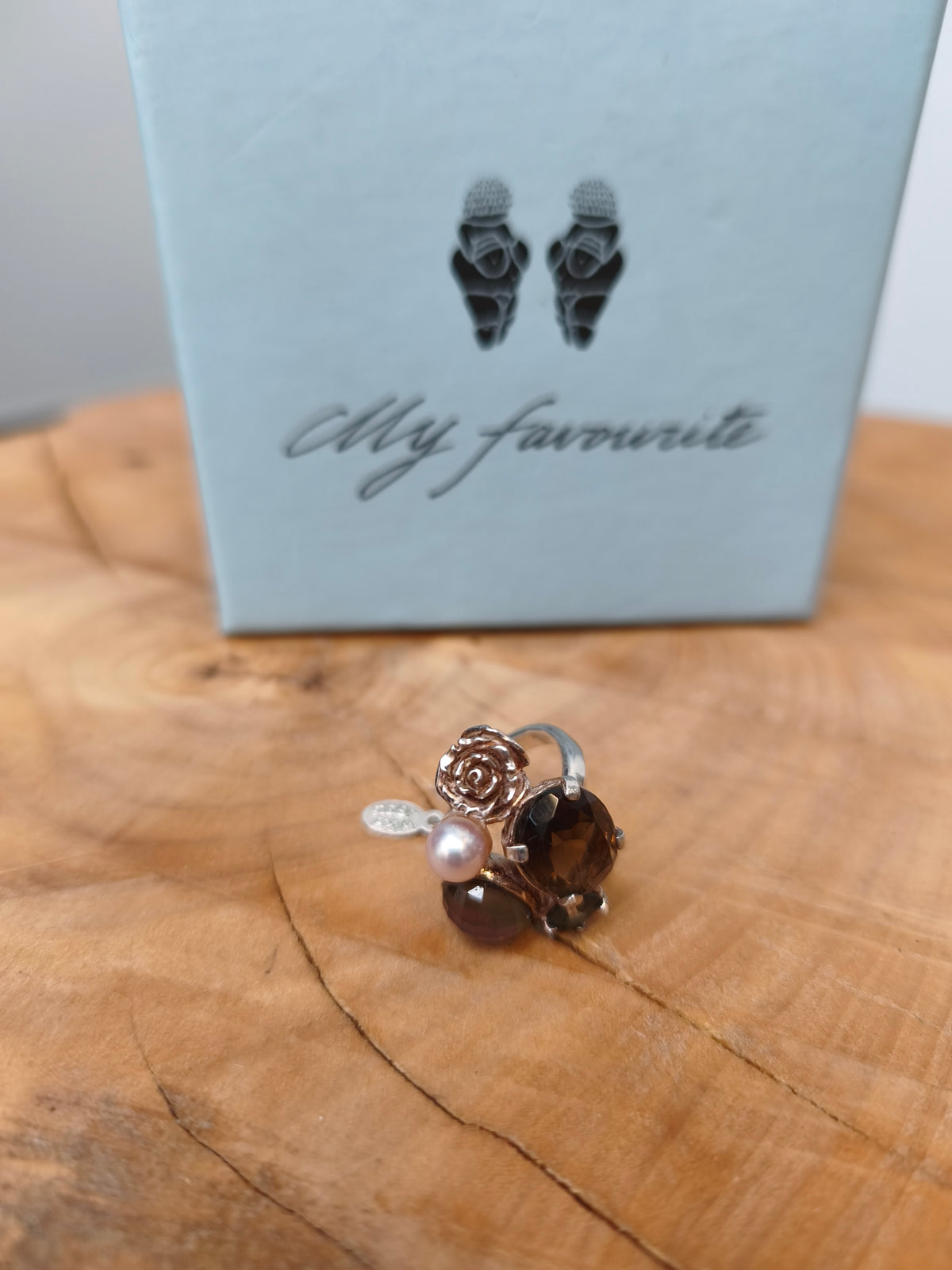 Wouters & Hendrix ring