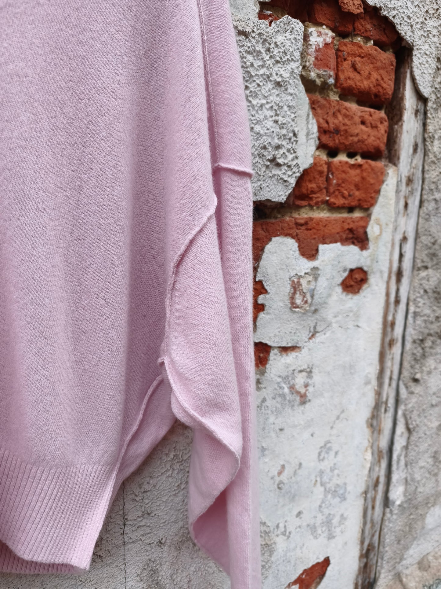 Sea me happy trui lichtroze