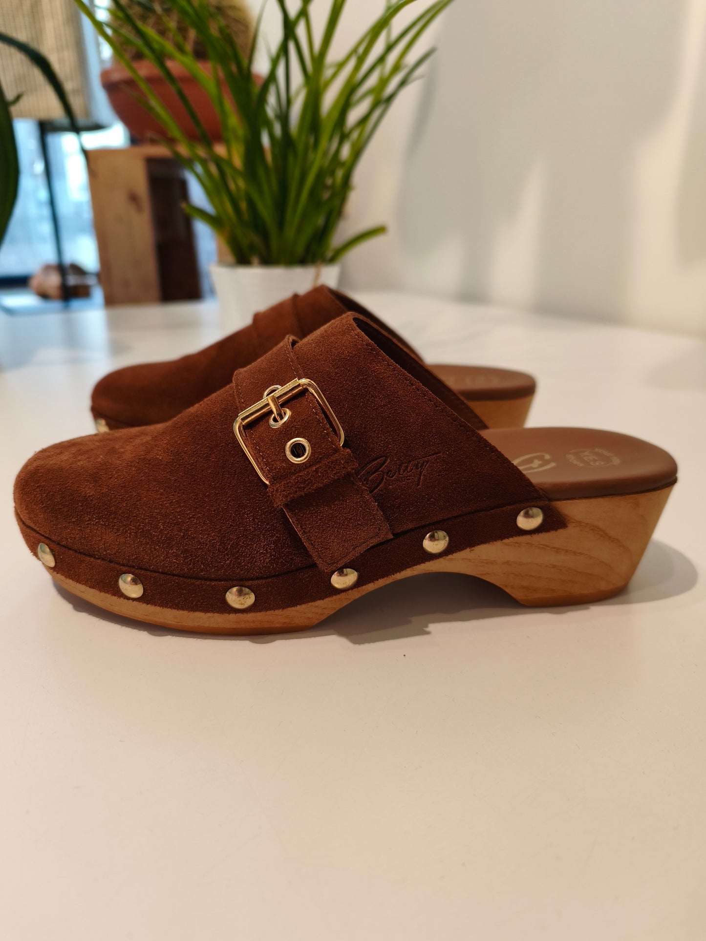 Betty London clogs