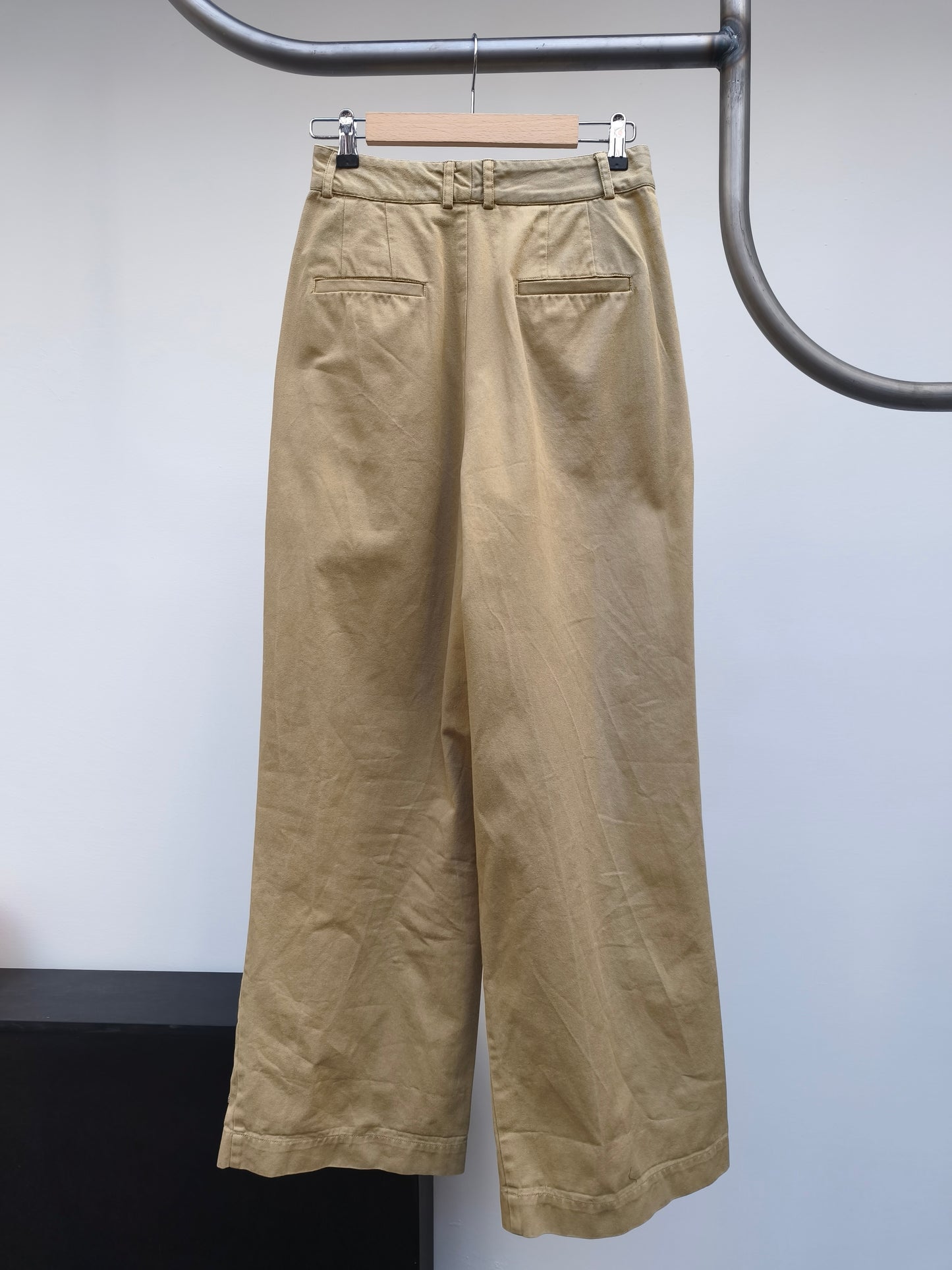 Essentiel Broek kaki kraaltjes