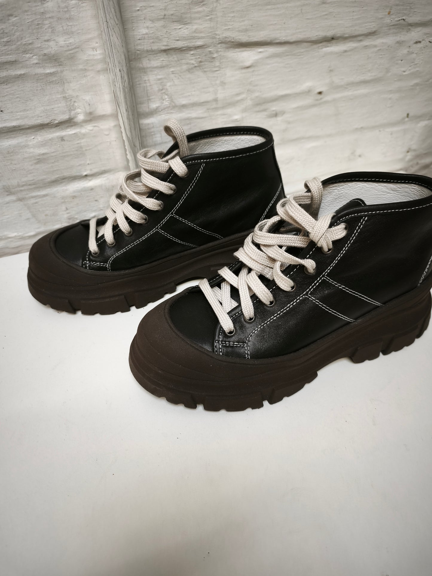 Sofie d'Hoore sneakers