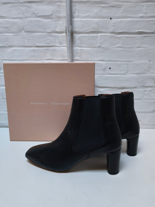 Anonymous enkellaarzen