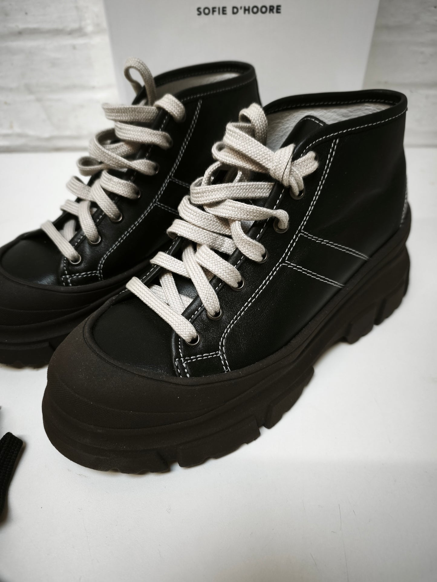 Sofie d'Hoore sneakers