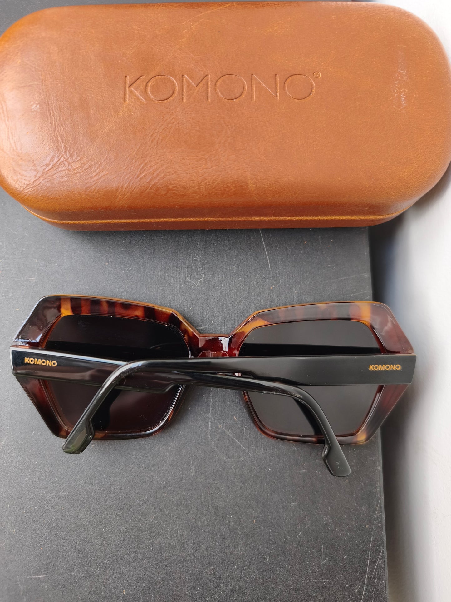 Komono zonnebril The Polly