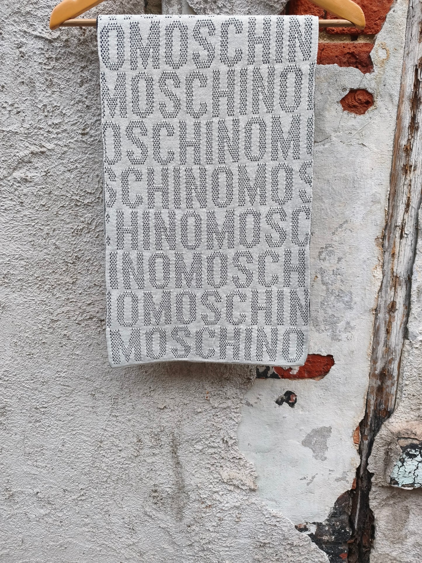 Moschino sjaal