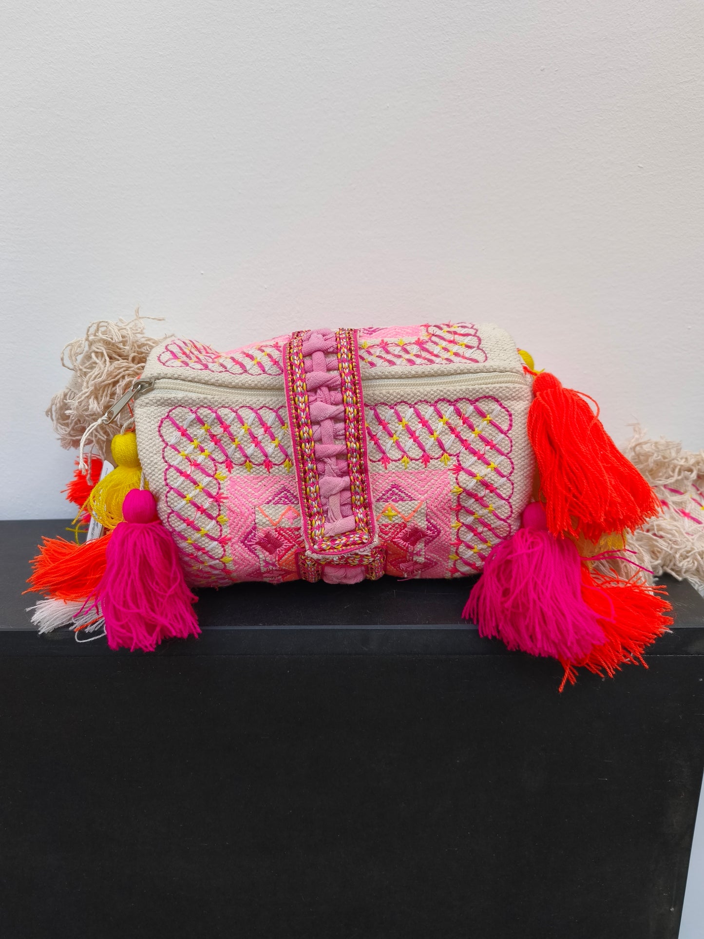 Handtas pompoms