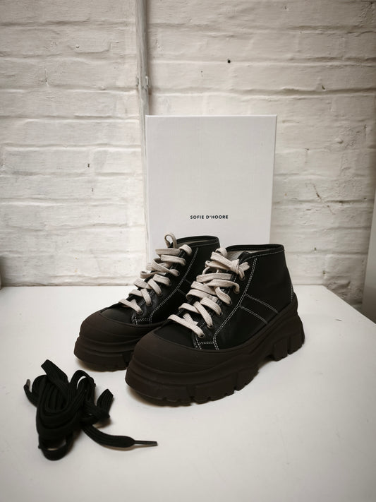 Sofie d'Hoore sneakers