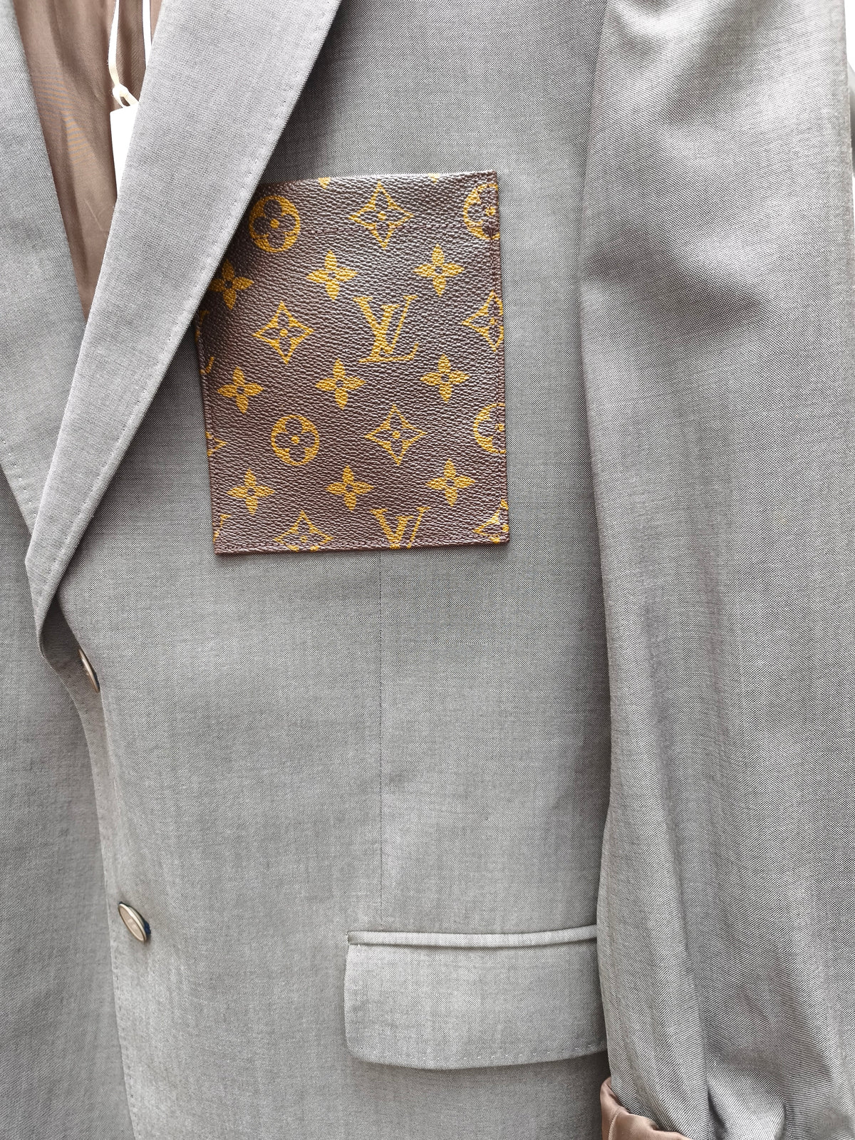Attire blazer LV