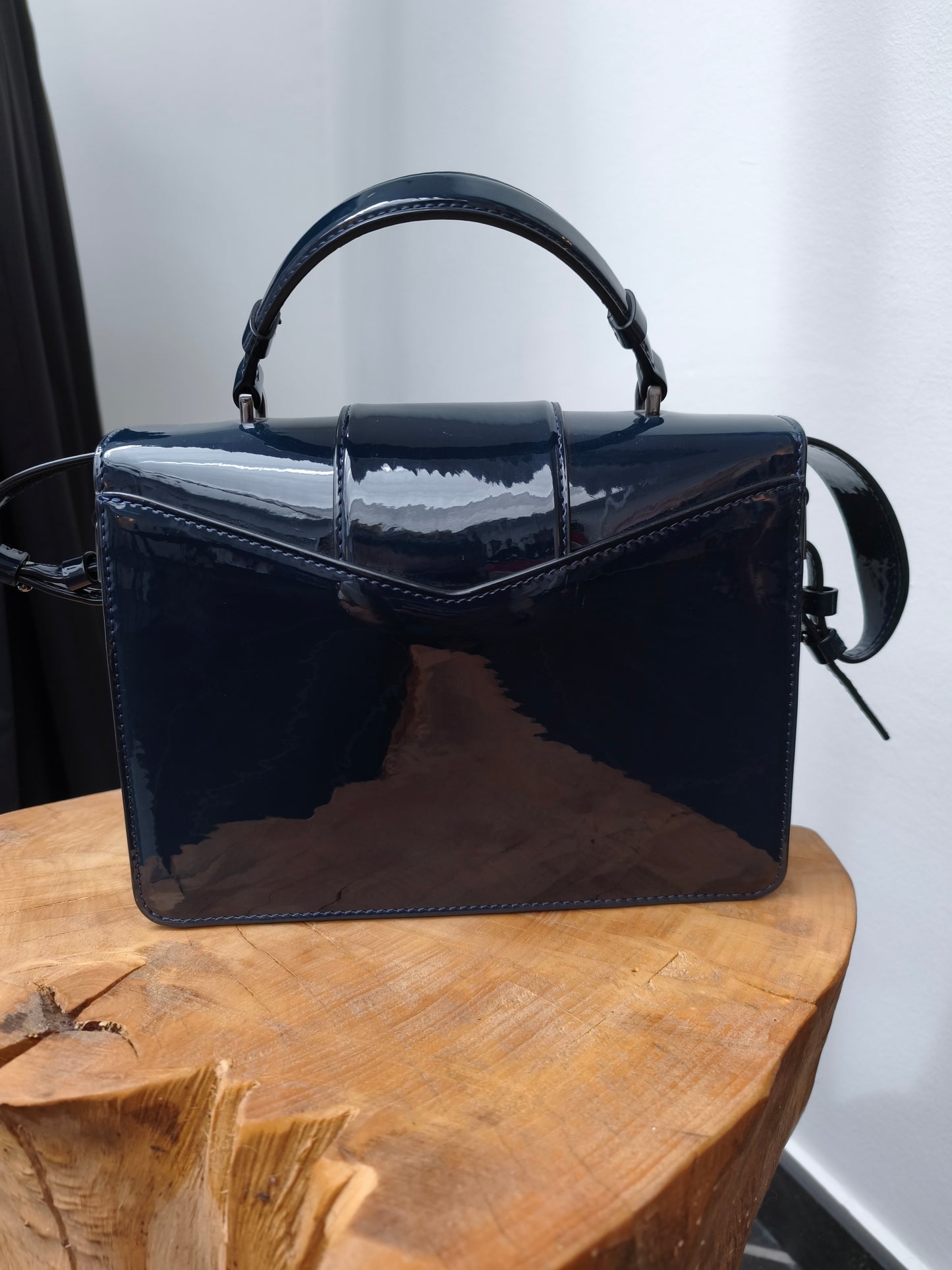Armani handtas