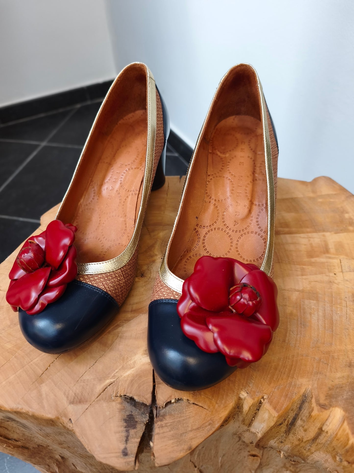 Chie Mihara pumps