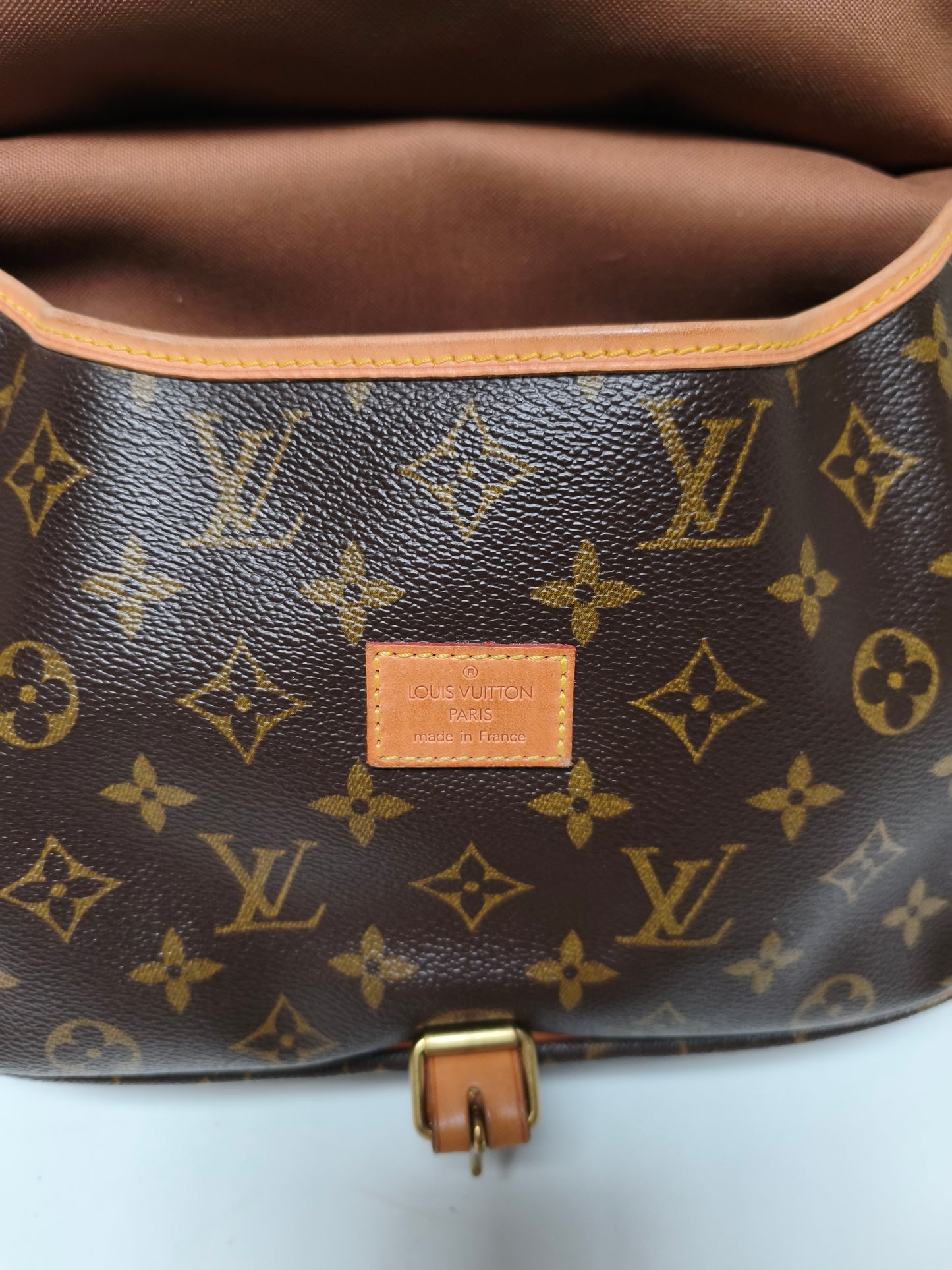 Louis Vuitton Saumur 30 shoulders bag