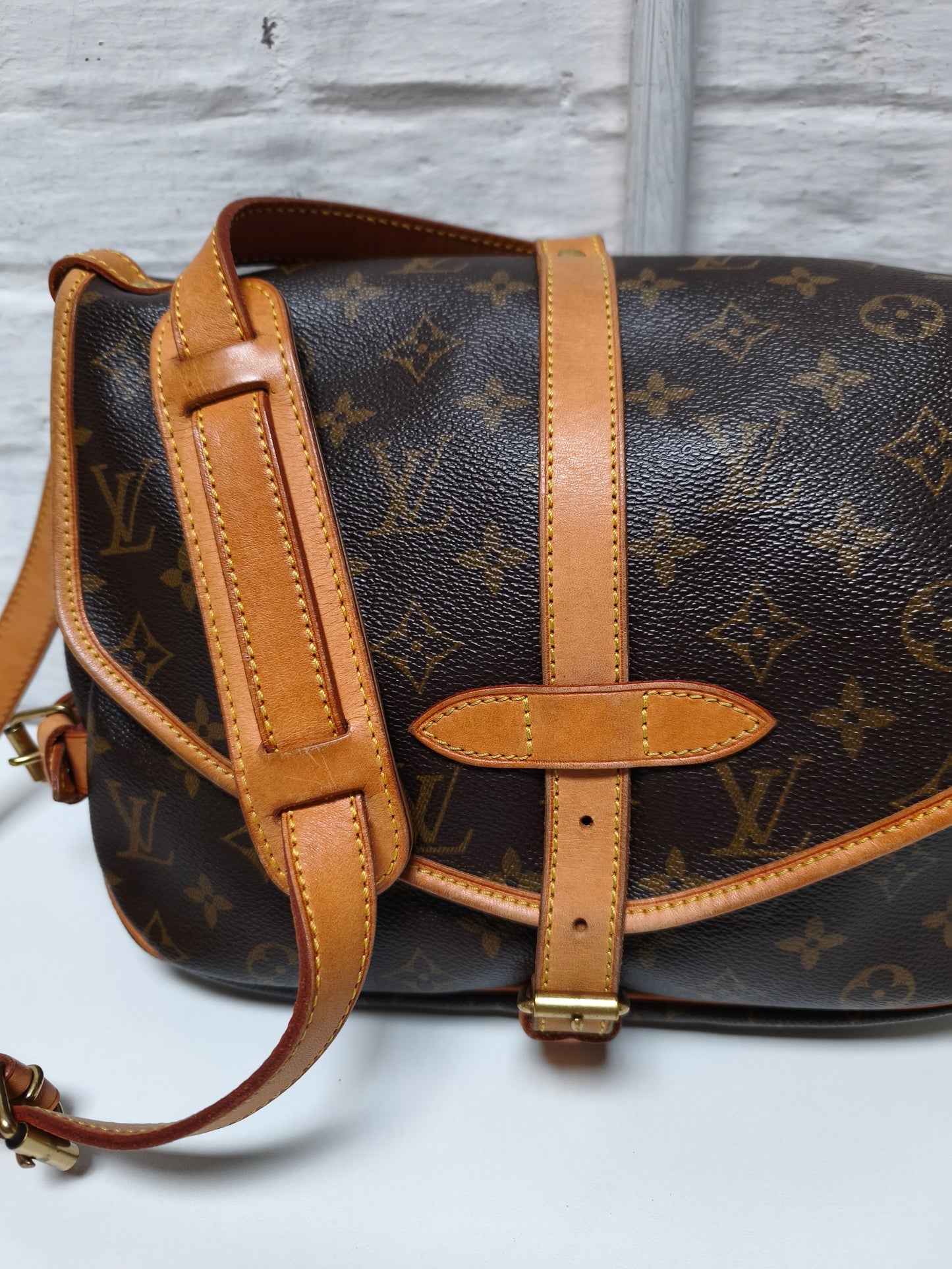 Louis Vuitton Saumur 30 shoulders bag