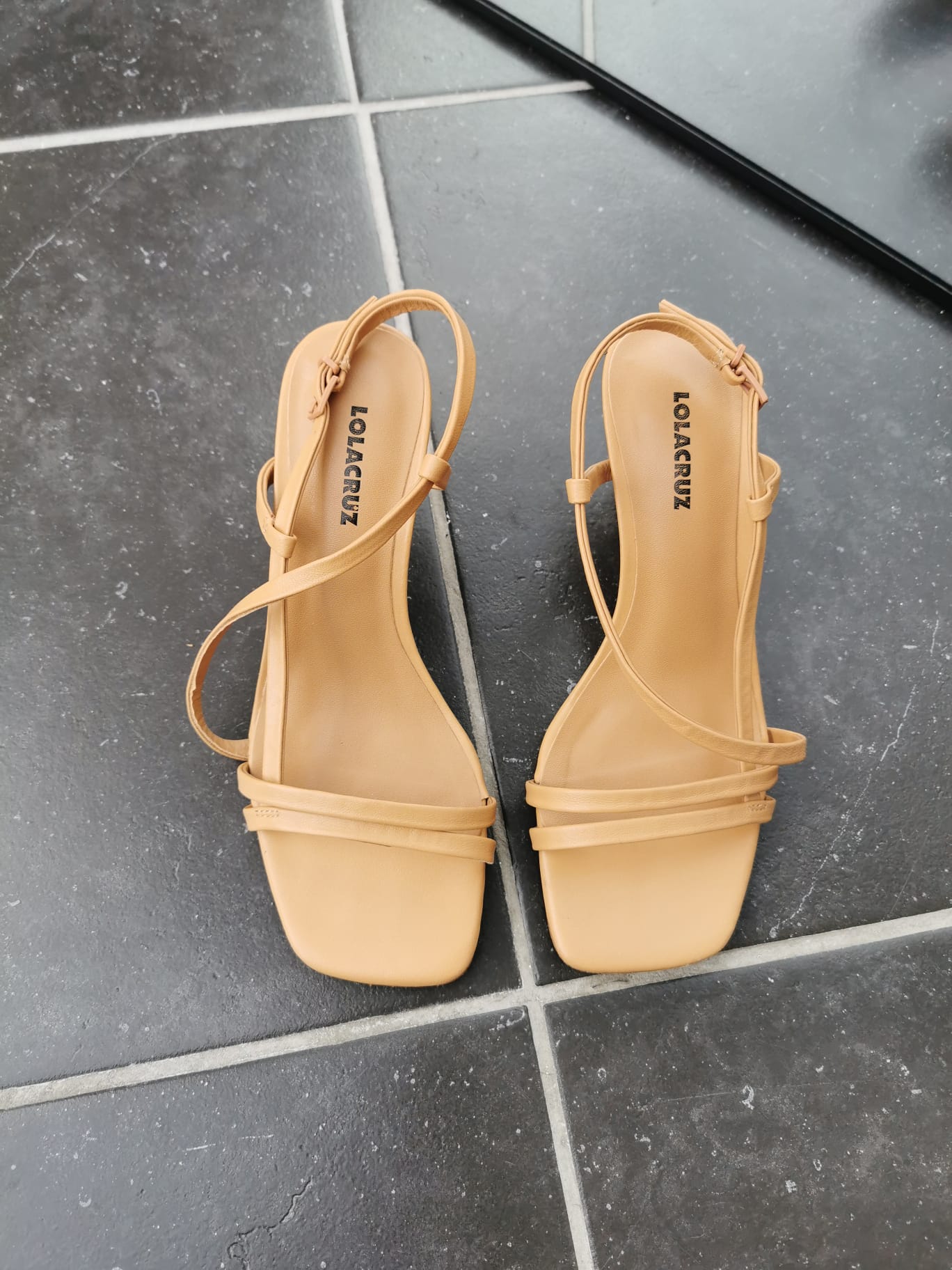 Lola Cruz sandalen