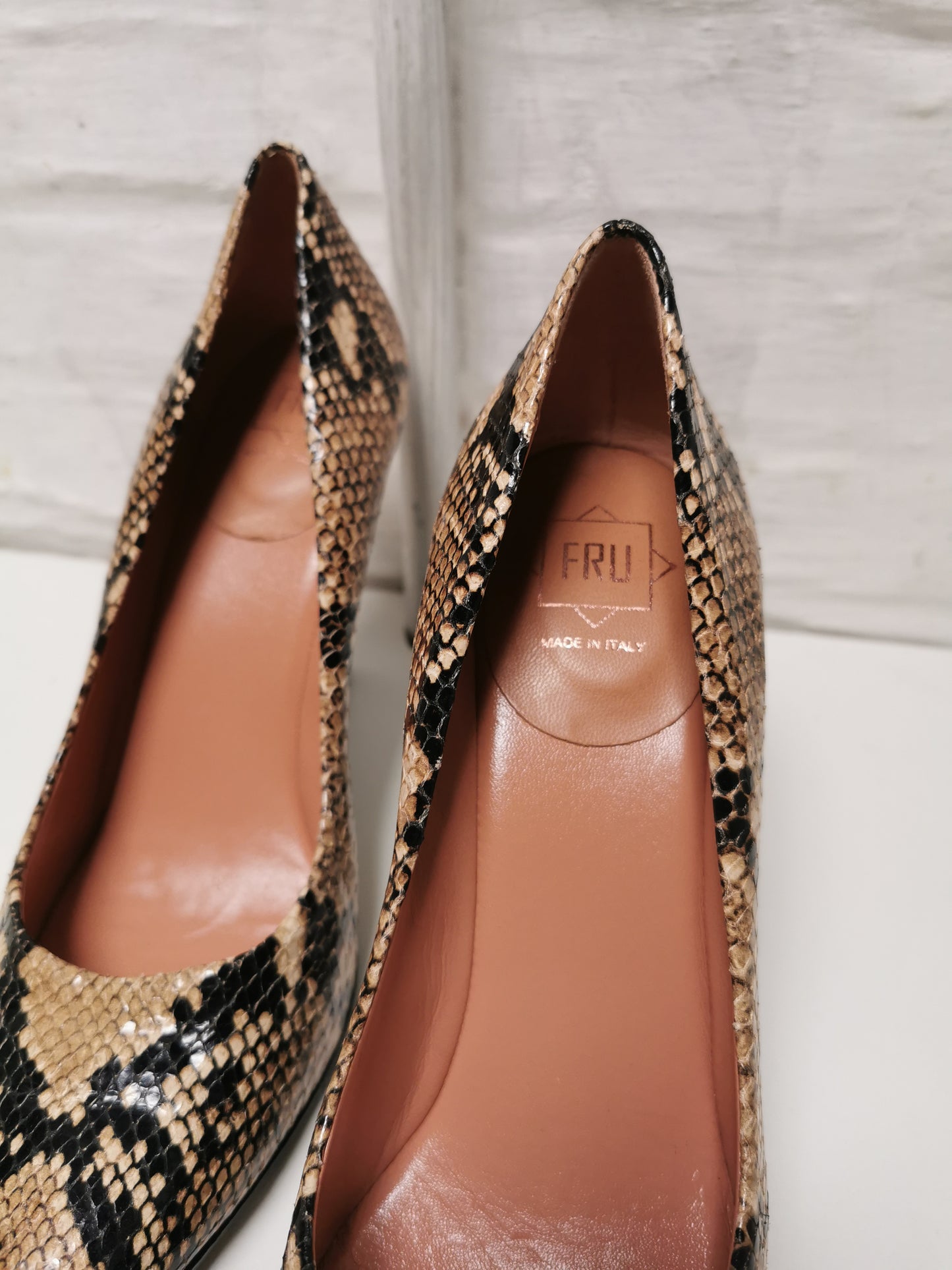 Fru pumps snakeprint