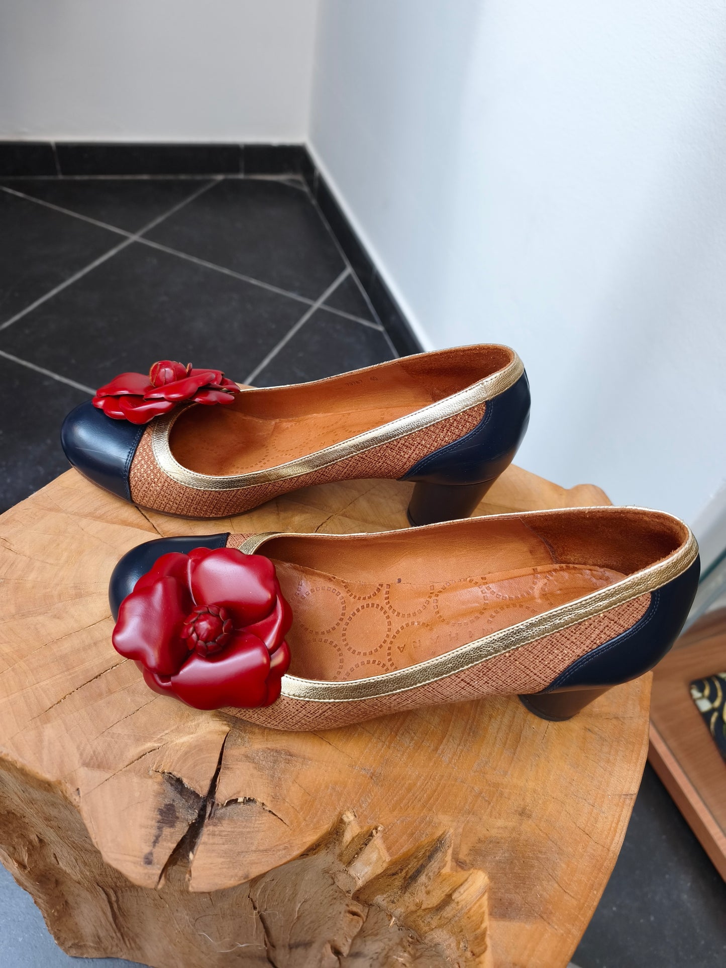 Chie Mihara pumps