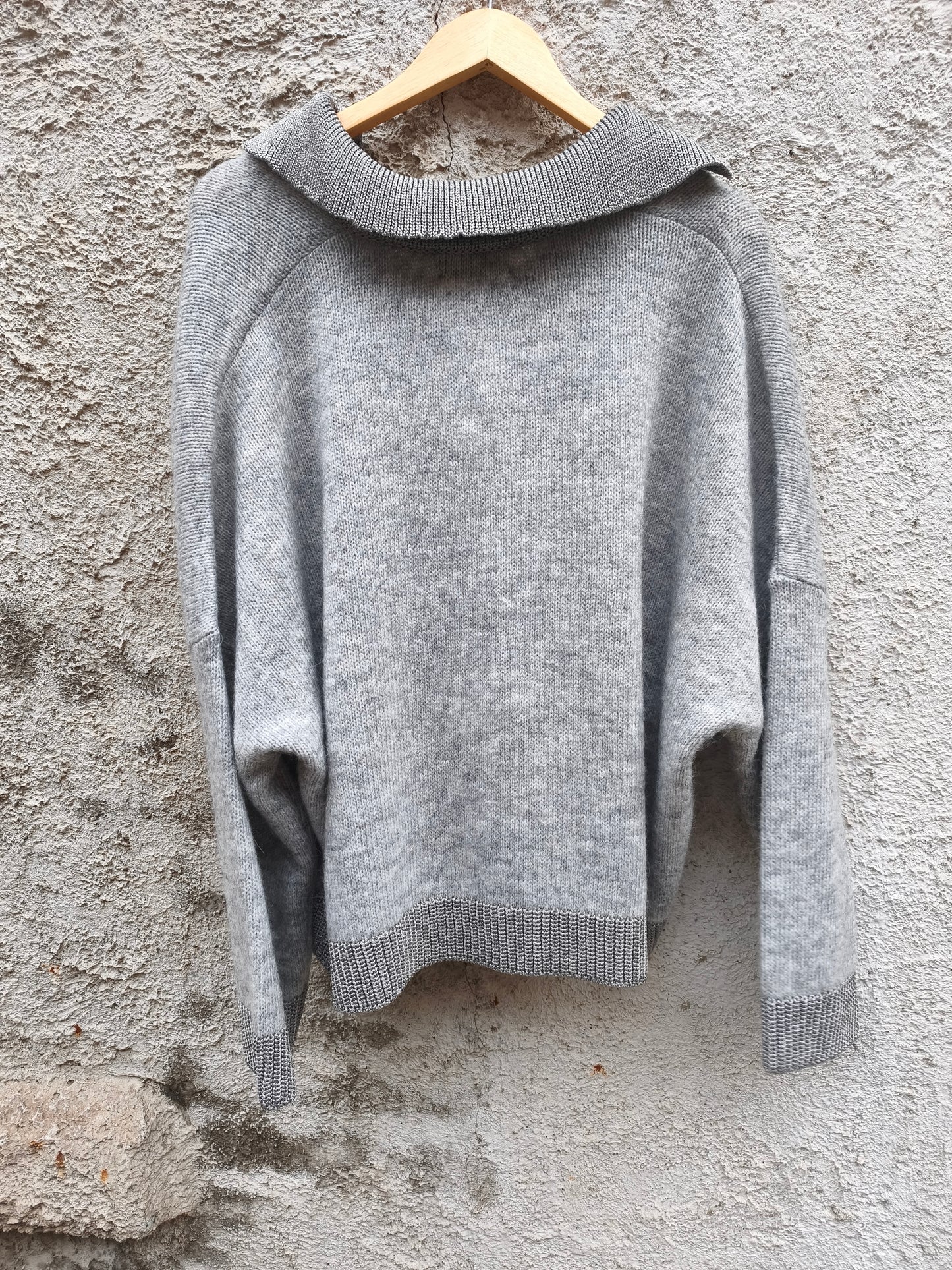 Essentiel trui lichtgrijs