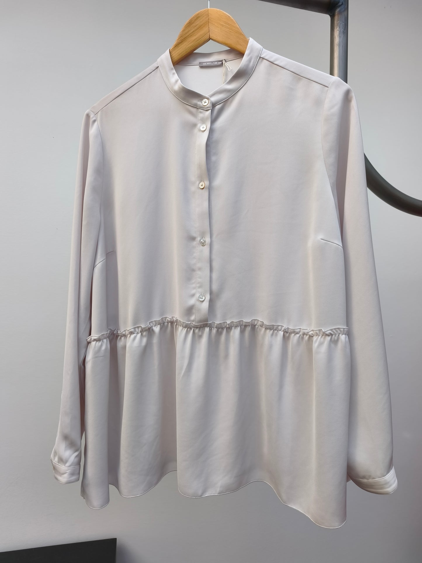 Hemisphere blouse greige